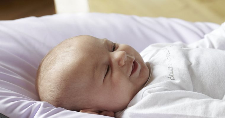 Comment choisir un transat bébé : le guide